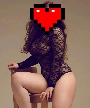 Живу в Москве, и готова сопровождать тебя на любое мероприятие или просто провести незабываемое время в уютном месте. Я умею доставлять удовольствие и знаю, как заставить тебя чувствовать себя особенным. Мои услуги включают классический и эротический массаж, ролевые игры, оральный и анальный секс. Возможно несколько дополнительных услуг по договоренности 😉 Погрузись в мир наслаждения со мной, и ты никогда не захочешь уйти! Смотри мои фото ниже, ищи отзывы на своем городском форуме. Обещаю, ты не пожалеешь об испытании со мной самых горячих моментов! 🔥💋 9517, 26 лет